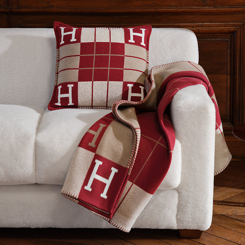 人気【HERMES】Avalon III スローフラッド Avalon III throw blanket | Hermès USA